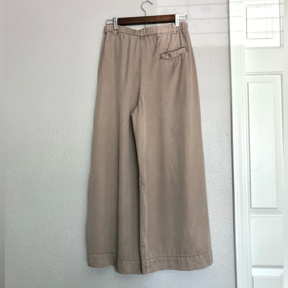 YFB KHAKIE WIDE-LEG PANTS,
SMALL. - Picture 10 of 10
